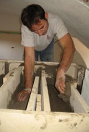 Montaggio della stufa in maiolica 4