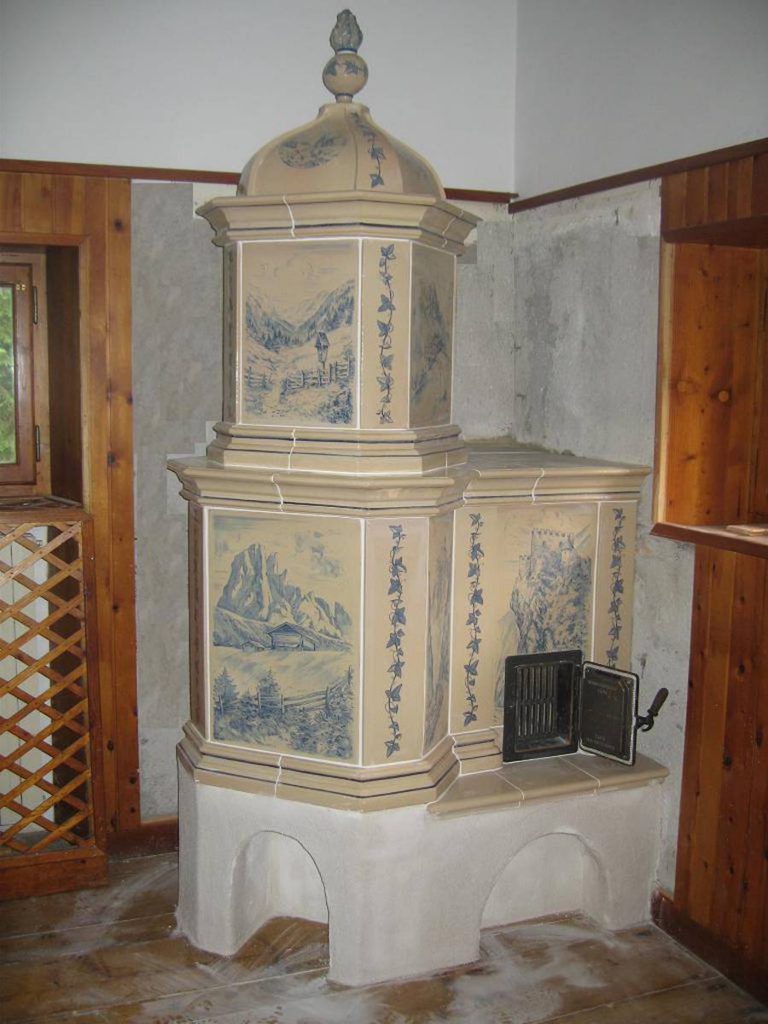 Ansitz stufa in maiolica vecchia maniera 007
