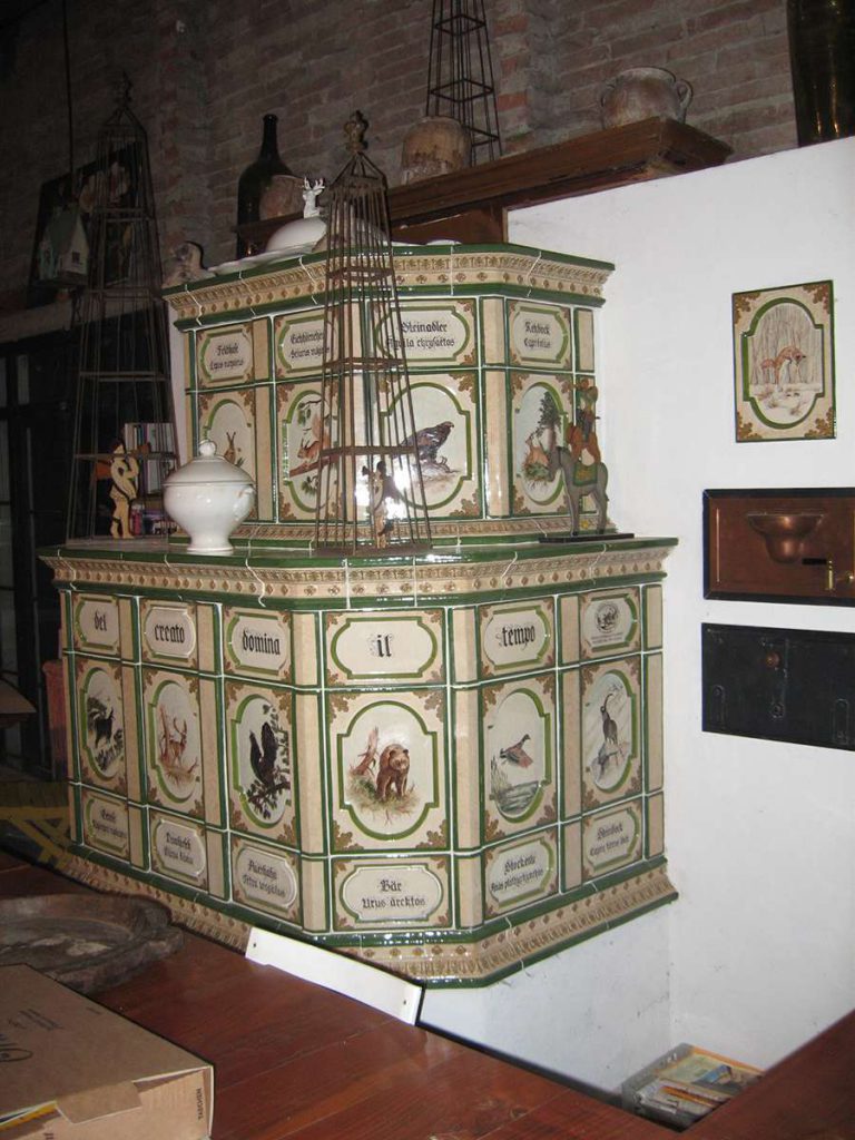 Caccia stufa in maiolica vecchia maniera 006
