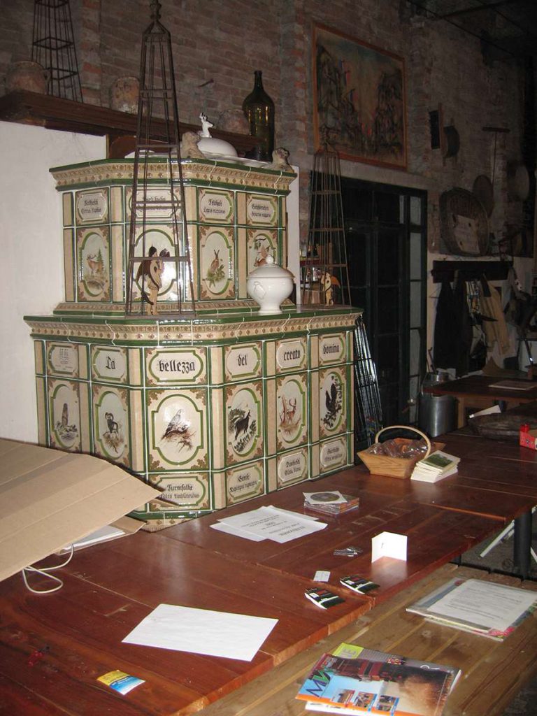 Caccia stufa in maiolica vecchia maniera 007
