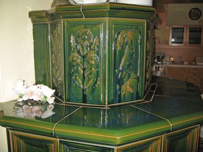 Cassina stufa in maiolica vecchia maniera 001