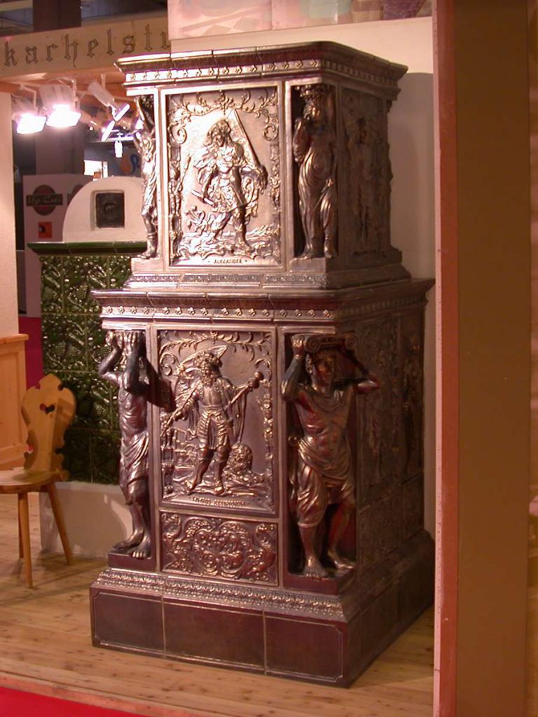 Schwarze stufa in maiolica particolare 002