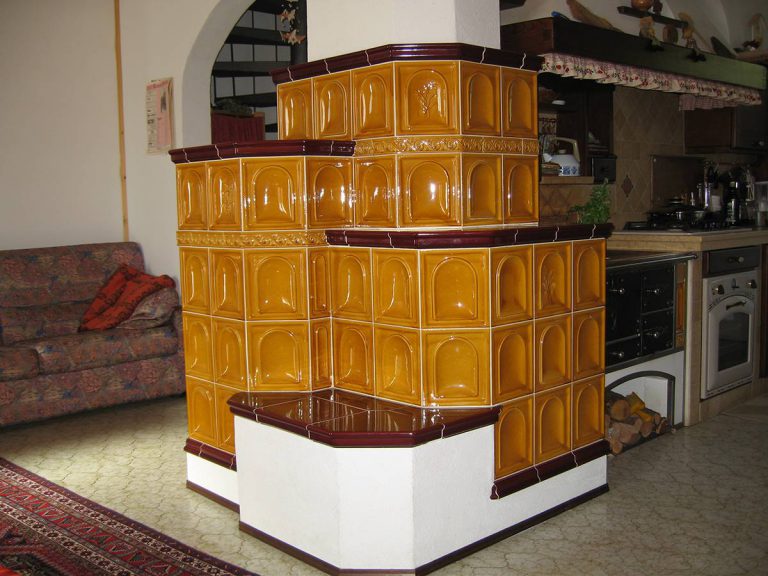 Zanoni stufa in maiolica a parete 005